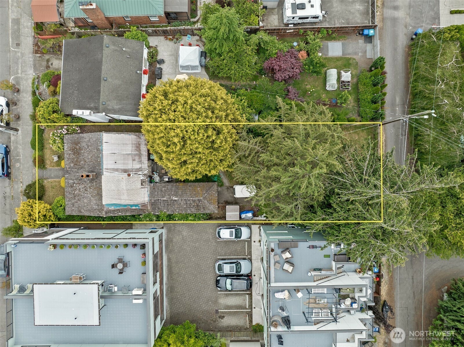 Property Photo: 3002 Alki Avenue SW WA 98116