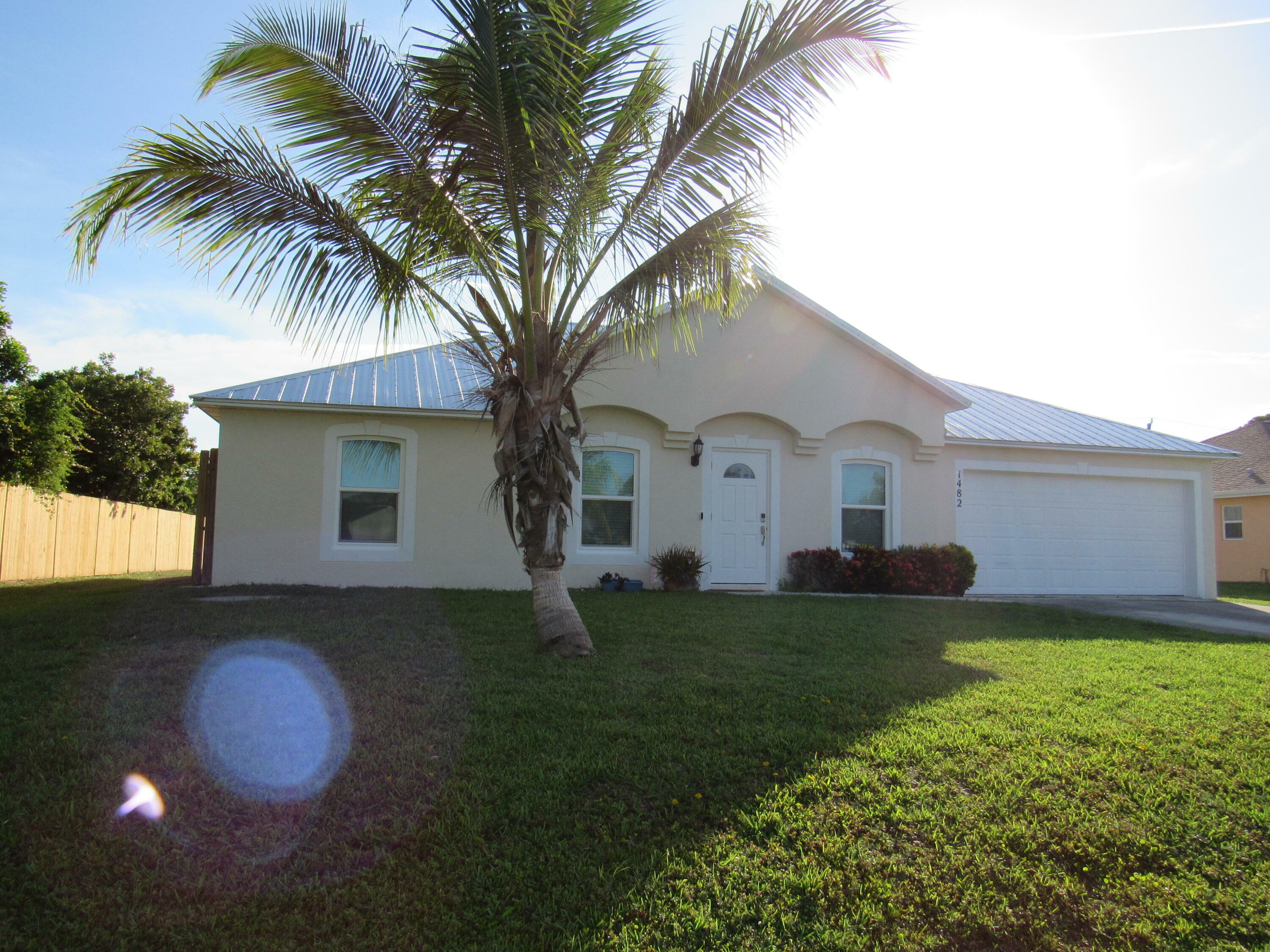 Property Photo:  1482 SE Kirke Lane  FL 34983 