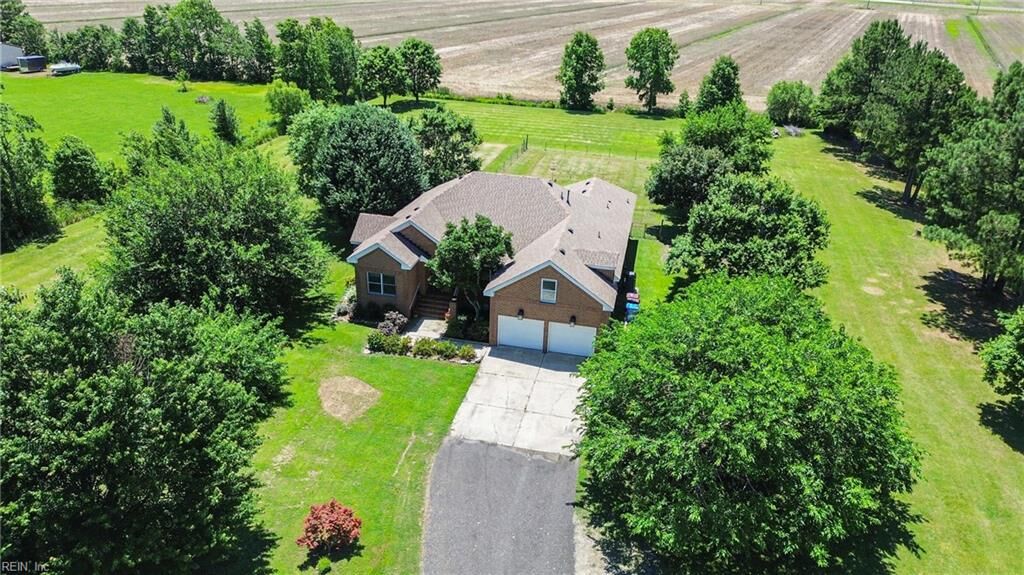 Property Photo: 609 Trumpet Ct VA 23323