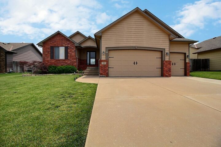 Property Photo:  3006 N Rock Bridge St  KS 67037 