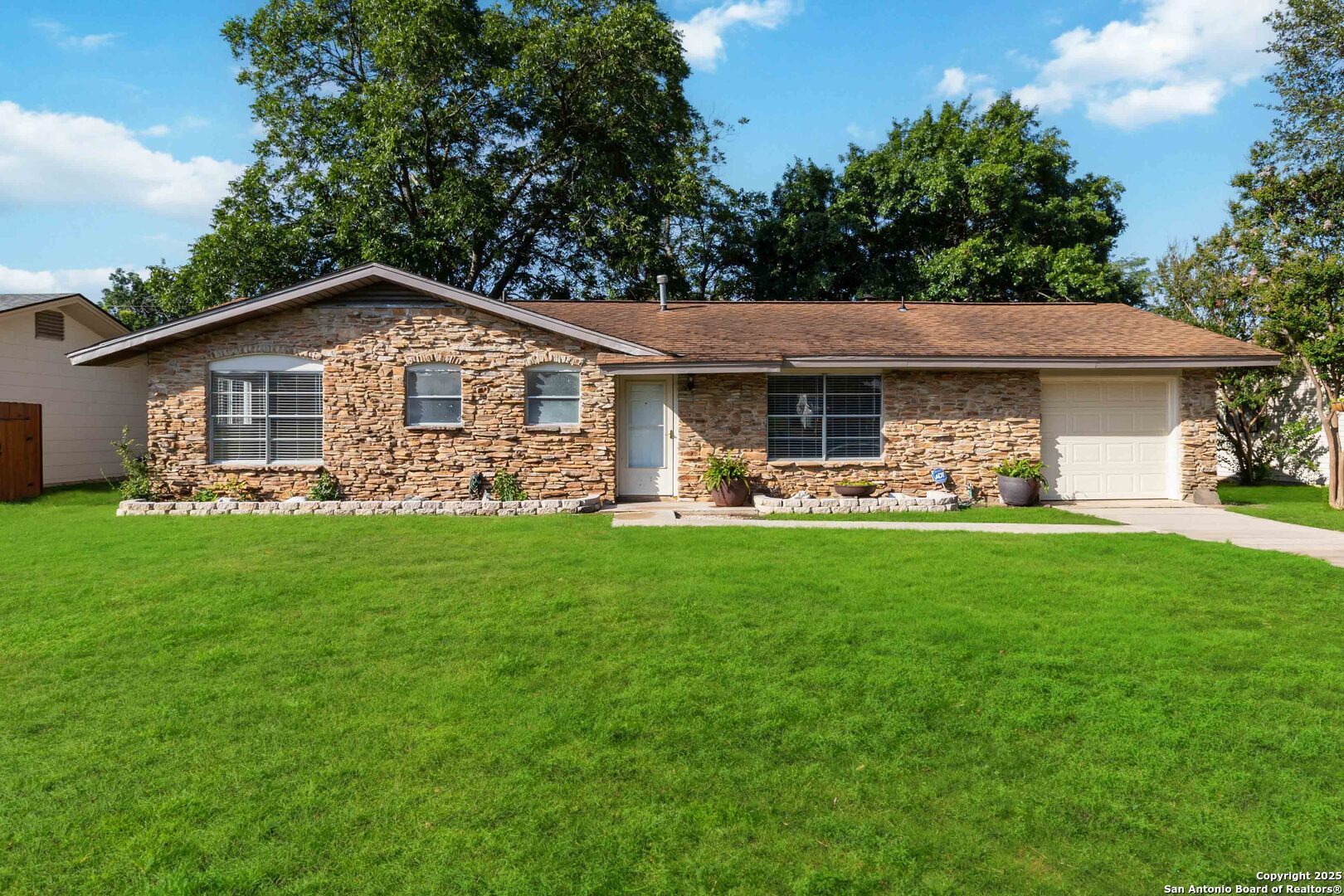 Property Photo: 211 Balboa TX 78148