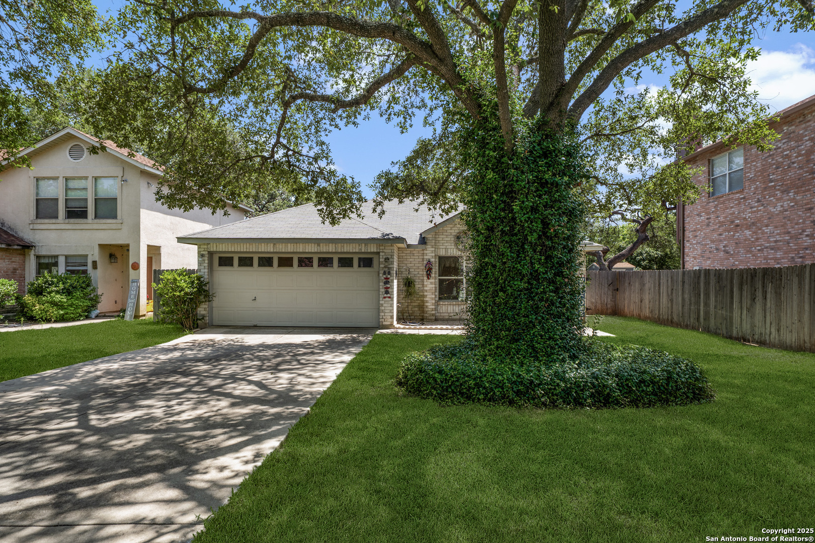 Property Photo: 8810 Sebec Cir TX 78250
