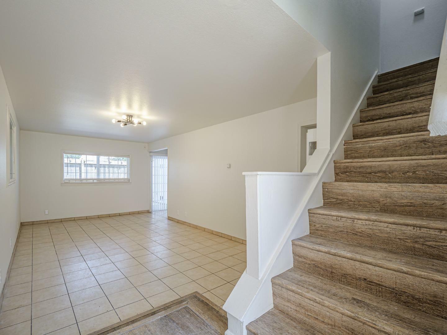 Property Photo: 914 Acosta Plaza 83 CA 93905