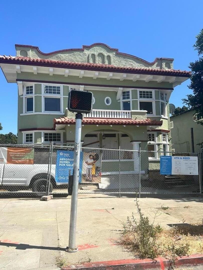 Property Photo:  140 E. Reed Street #4  CA 95112 