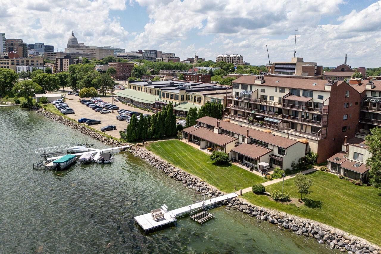 Property Photo: 424 South Blount Street WI 53703