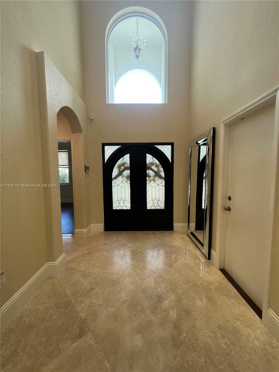 Property Photo: 16546 SW 39th St FL 33027