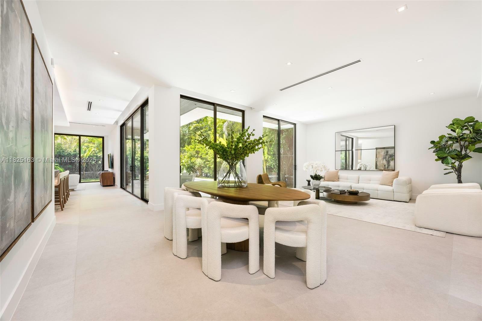 Property Photo: 3670 Avocado Ave FL 33133