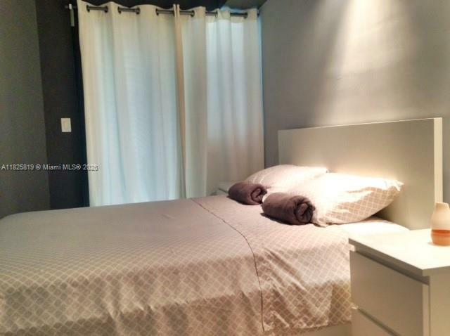 Property Photo: 1325 Meridian Ave 6 FL 33139