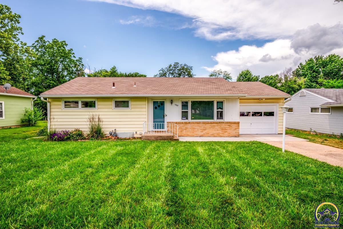1407 SW McAlister Ave  Topeka KS 66604 photo