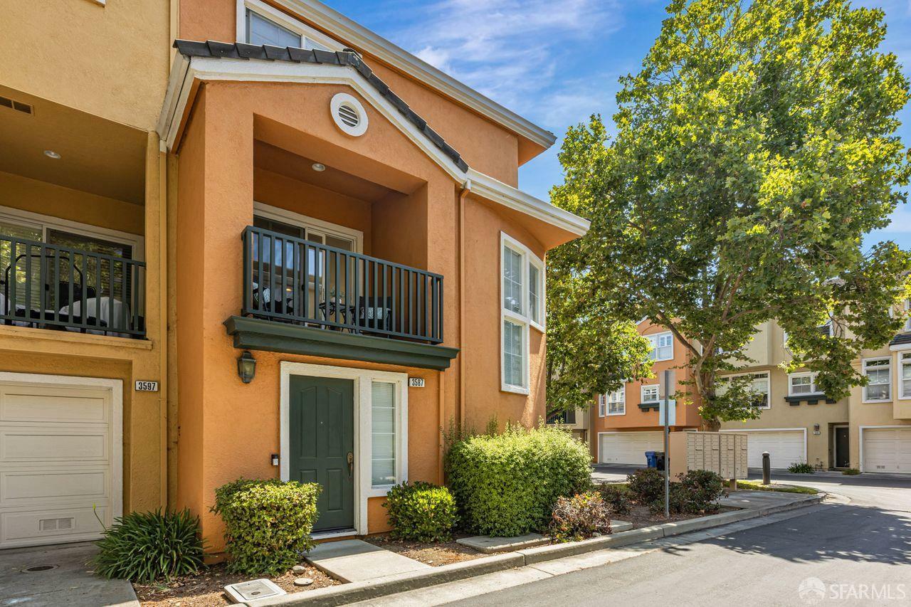 Property Photo: 3587 Fitzsimmons Common CA 94538