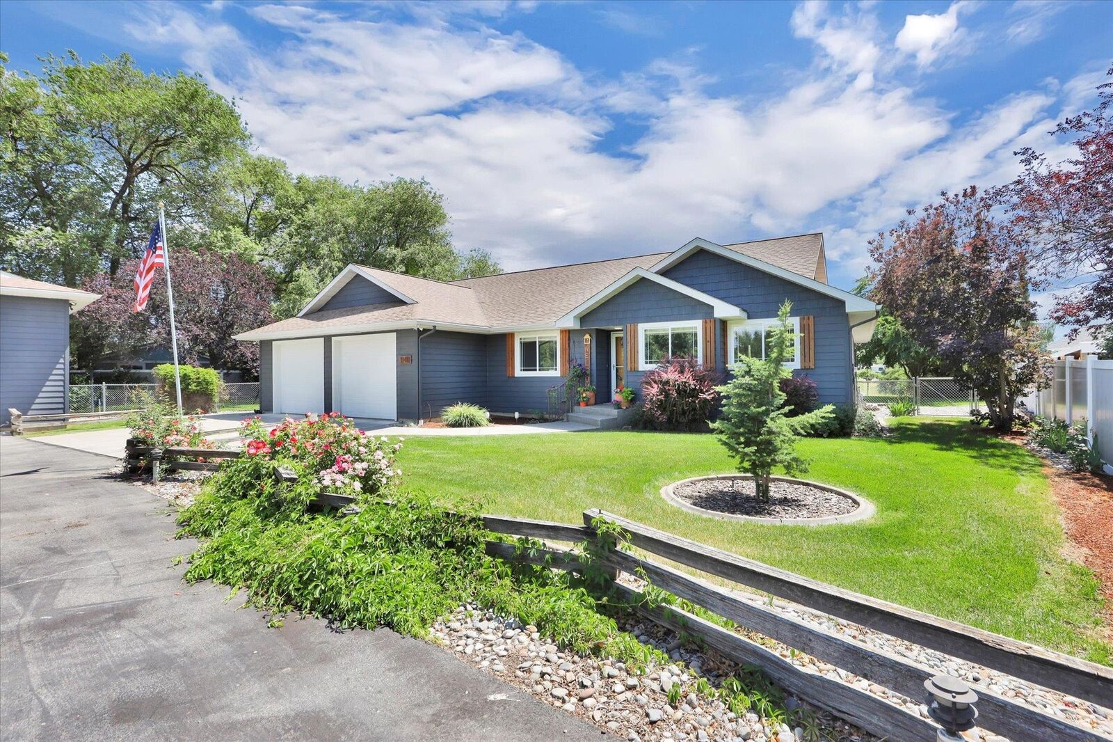 Property Photo:  19410 E Buckeye Ave  WA 99027 