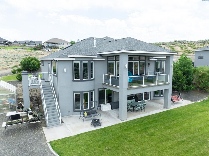 Property Photo: 5880 S 58th Ave WA 99353