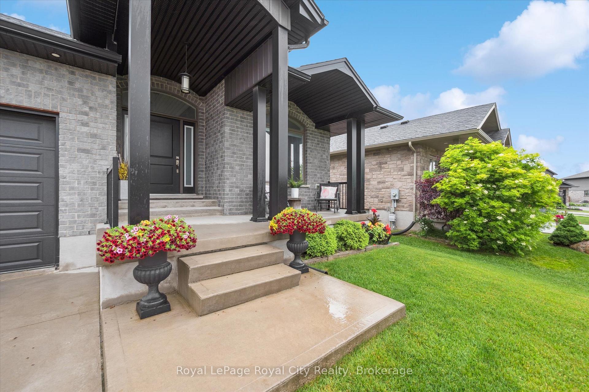 Property Photo: 14 Howard Crescent ON N1M 0E9
