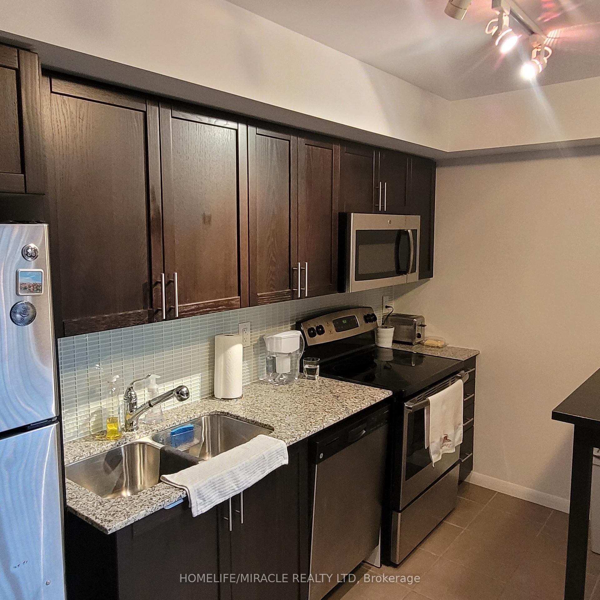 Property Photo: 830 Lawrence Avenue W 529 ON M6A 0A2