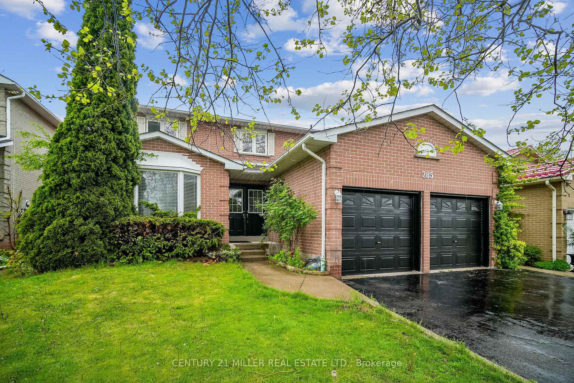 Property Photo: 285 Mississaga Street ON L6L 6J8
