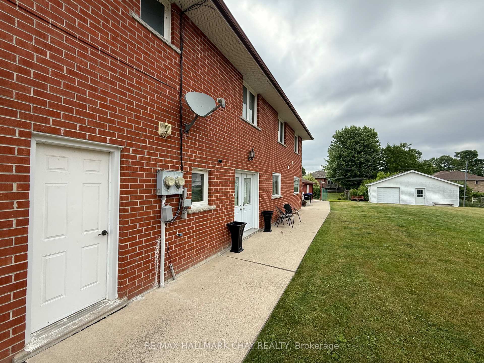Property Photo: 893B Frederick Street B ON L0L 1C0