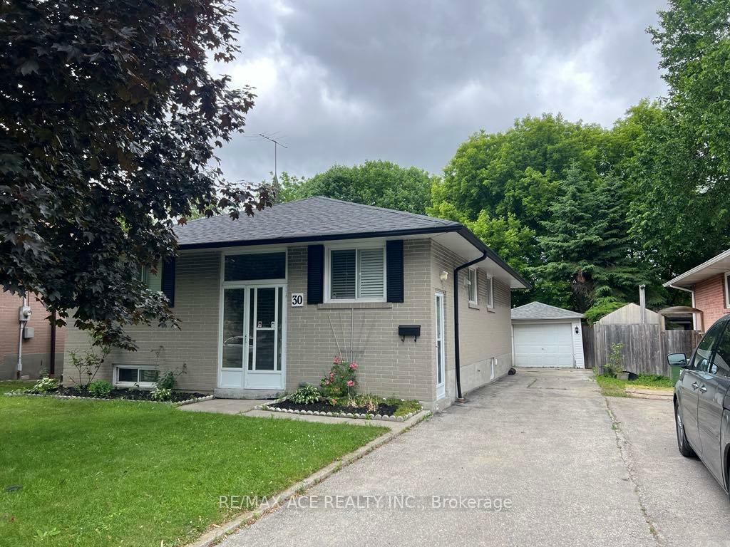 Property Photo: 30 Oakridge Drive Main ON M1M 2A4