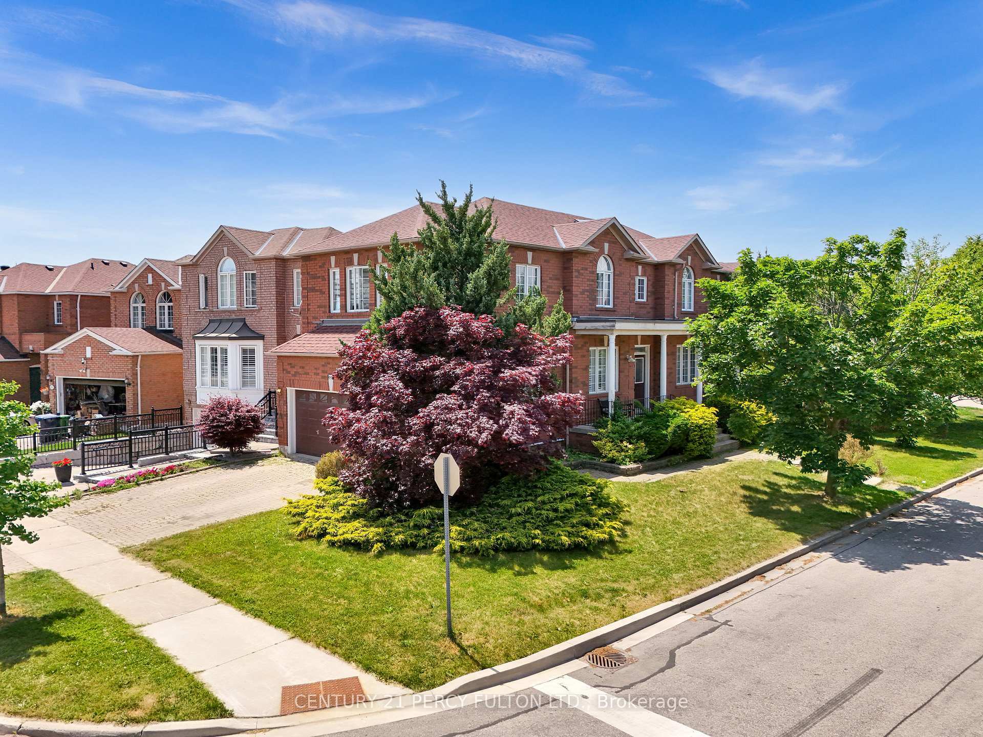 Property Photo: 66 Moreau Trail ON M1L 4V2