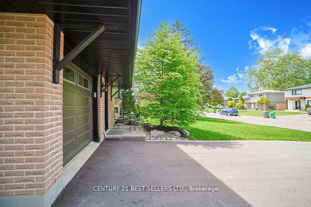 Property Photo: 126 Mellow Crescent ON L7E 1Z2
