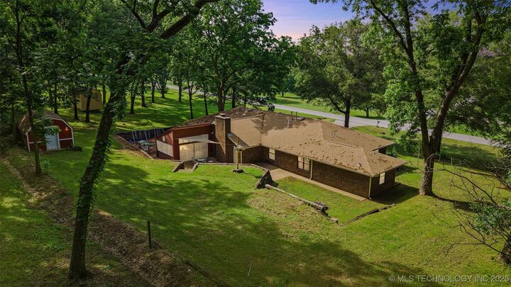 Property Photo:  302 Southern Hills Drive  KS 67337 