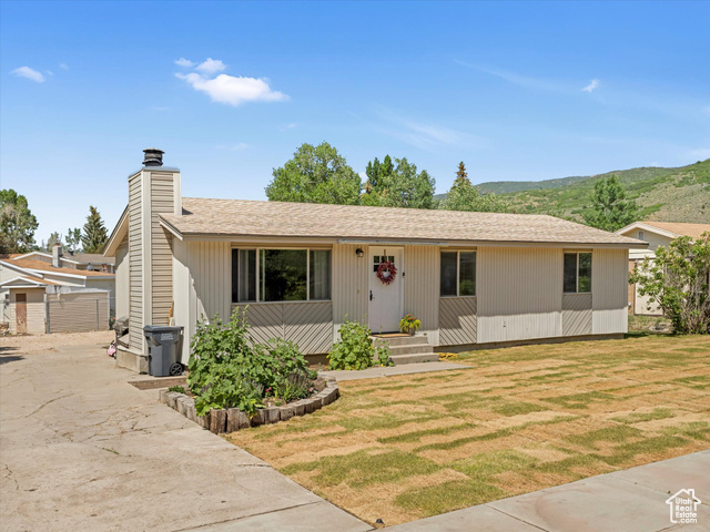 Property Photo: 155 Hawthorne UT 84036