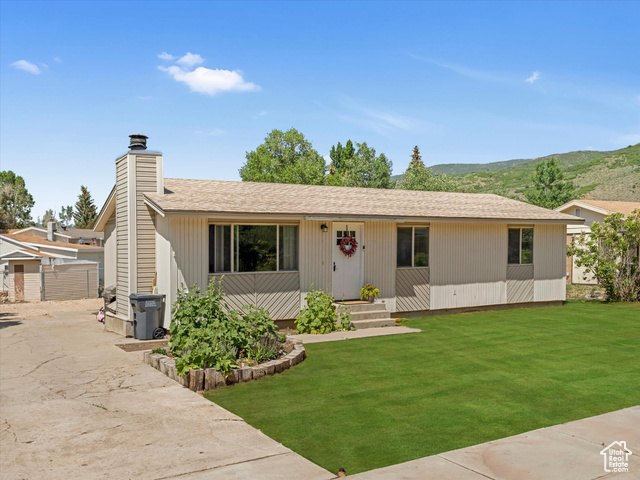 Property Photo: 155 Hawthorne UT 84036