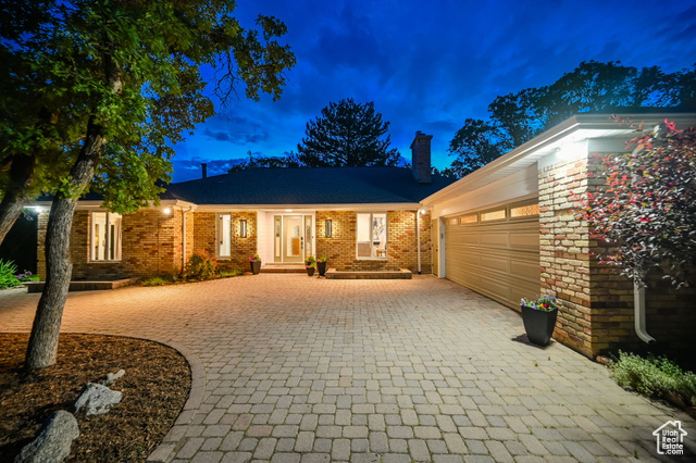 Property Photo: 3385 E Deer Hollow Cir S UT 84092