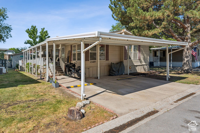 Property Photo: 1569 W Indian Summer Dr UT 84116