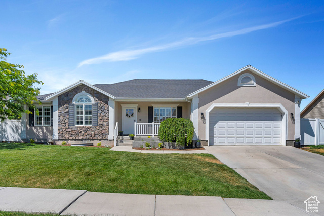 Property Photo: 914 W Red Fox Ln UT 84045