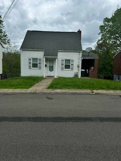 Property Photo: 1055 Laurel St PA 15017