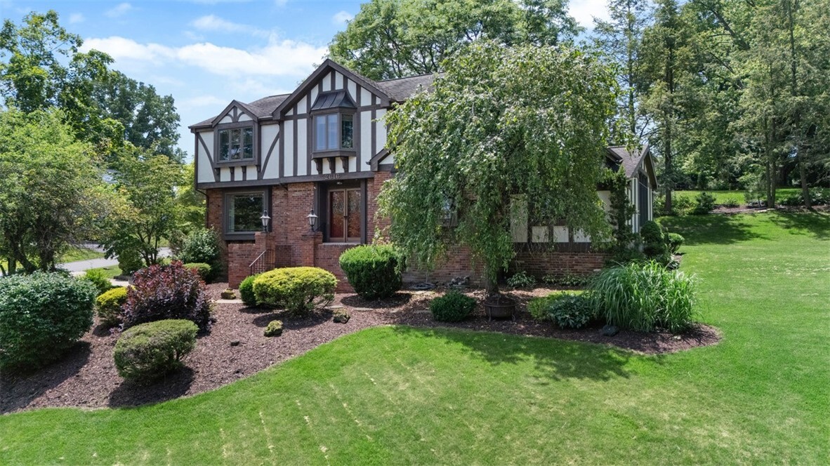 Property Photo: 2616 Cedarvue Dr PA 15241