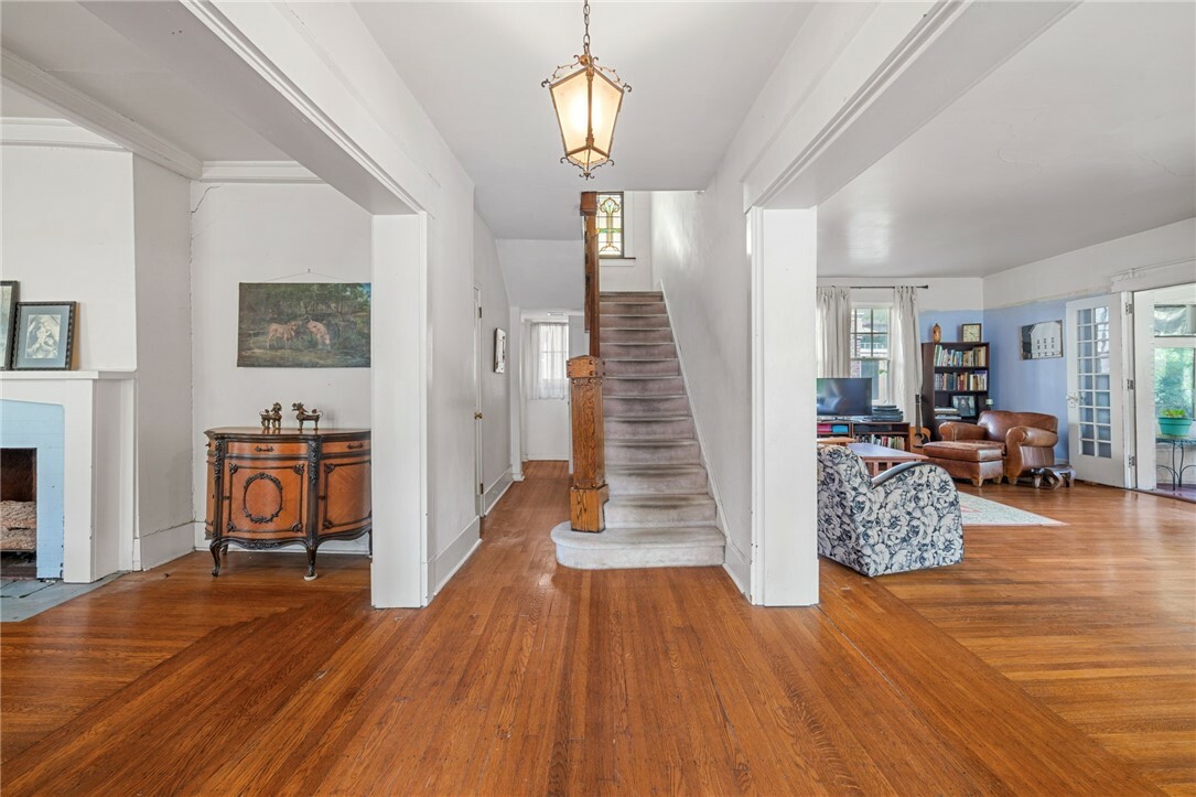 Property Photo:  6517 Aylesboro Ave  PA 15217 