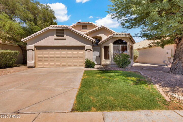 Property Photo:  217 S Crosscreek Drive  AZ 85225 