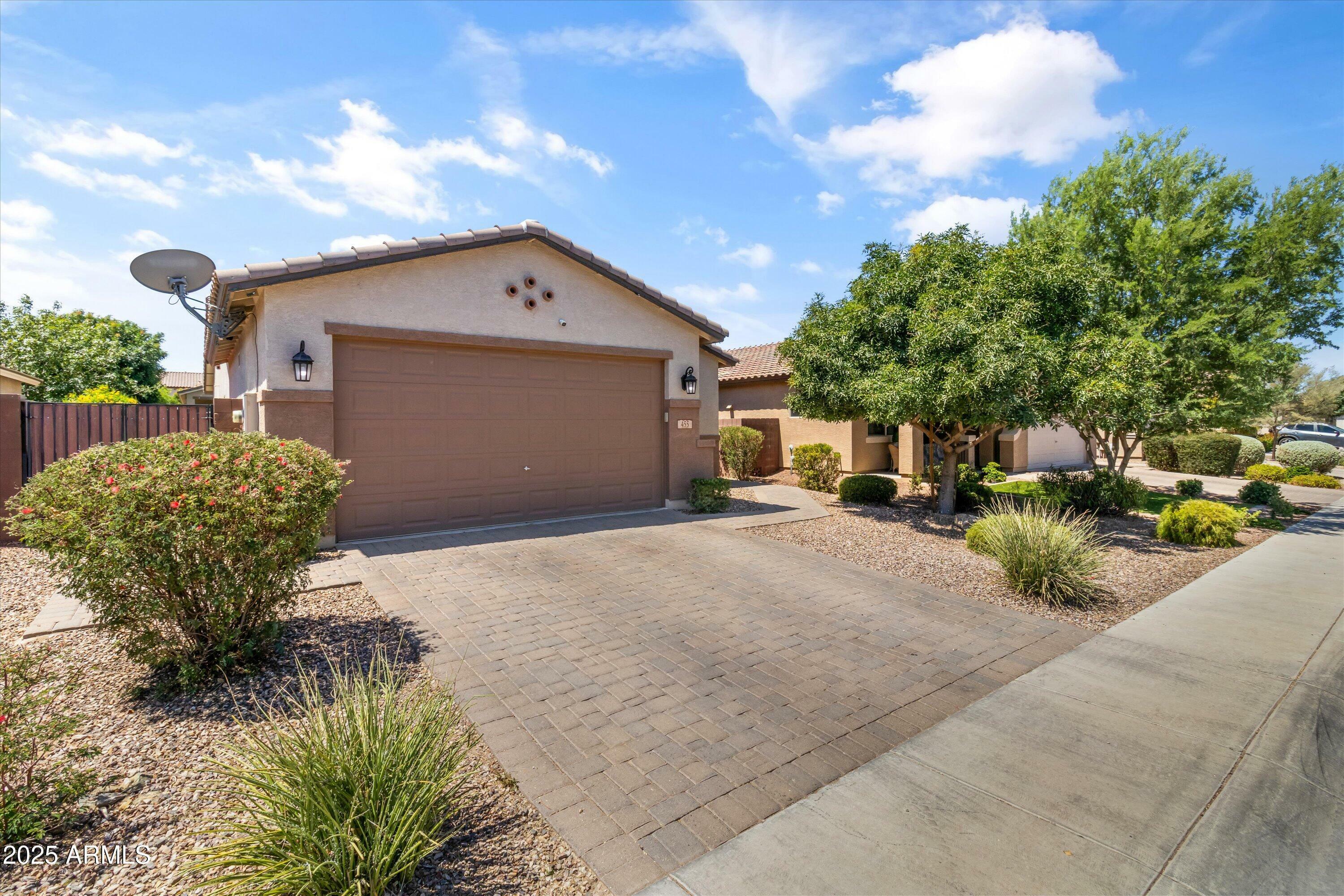 Property Photo:  455 W Evergreen Pear Avenue  AZ 85140 