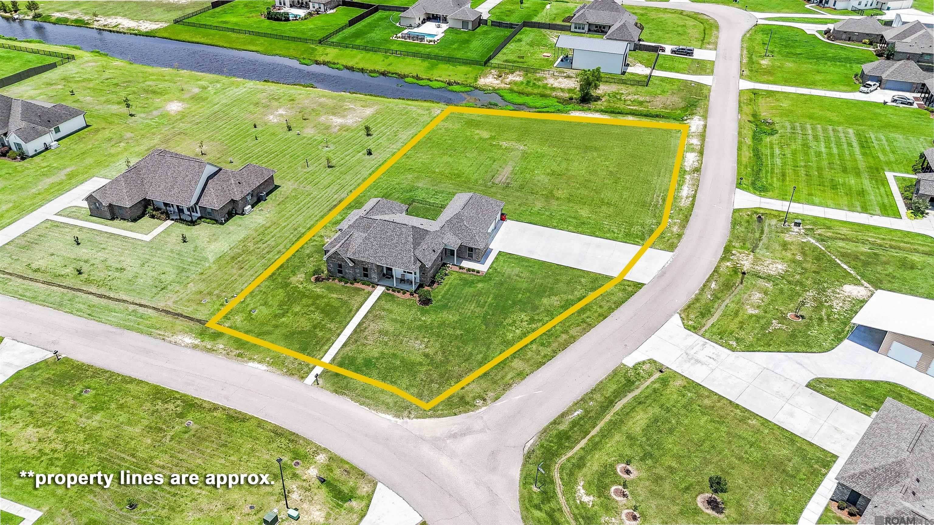 Property Photo: 31921 Redrick Dr LA 70785