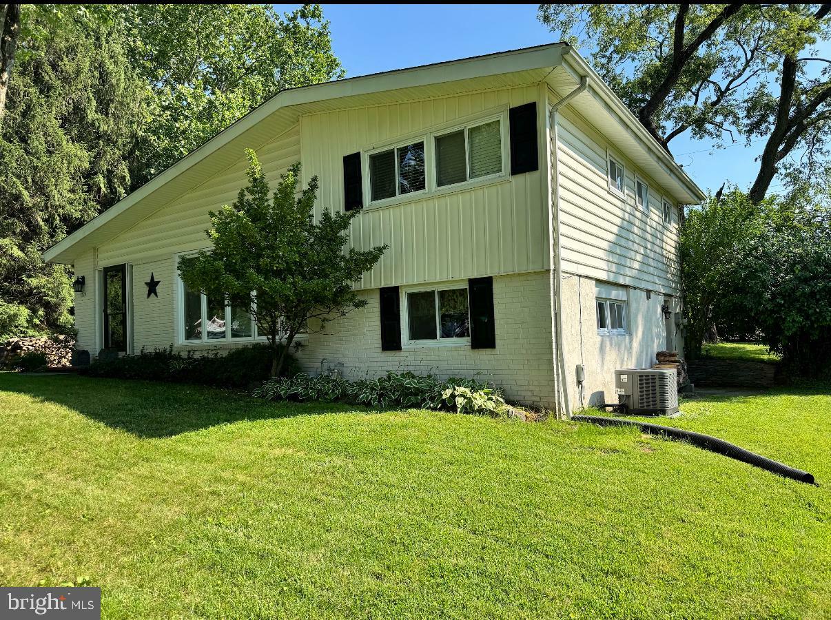 Property Photo:  1526 Pulaski Drive  PA 19422 