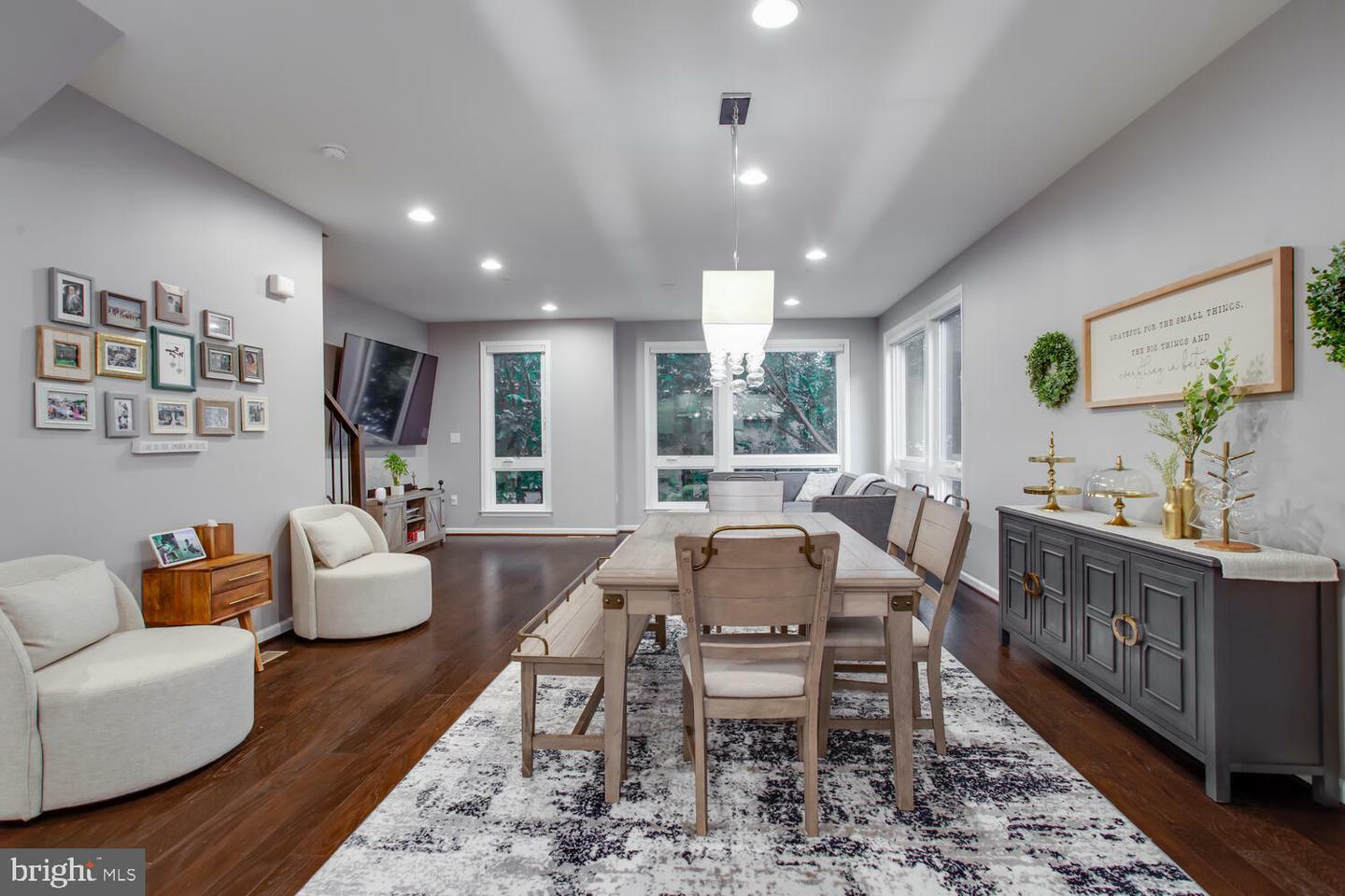 Property Photo:  447 Nottoway Walk  VA 22304 