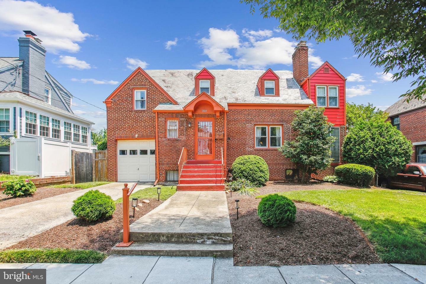 Property Photo:  3909 17th Street NE  DC 20018 
