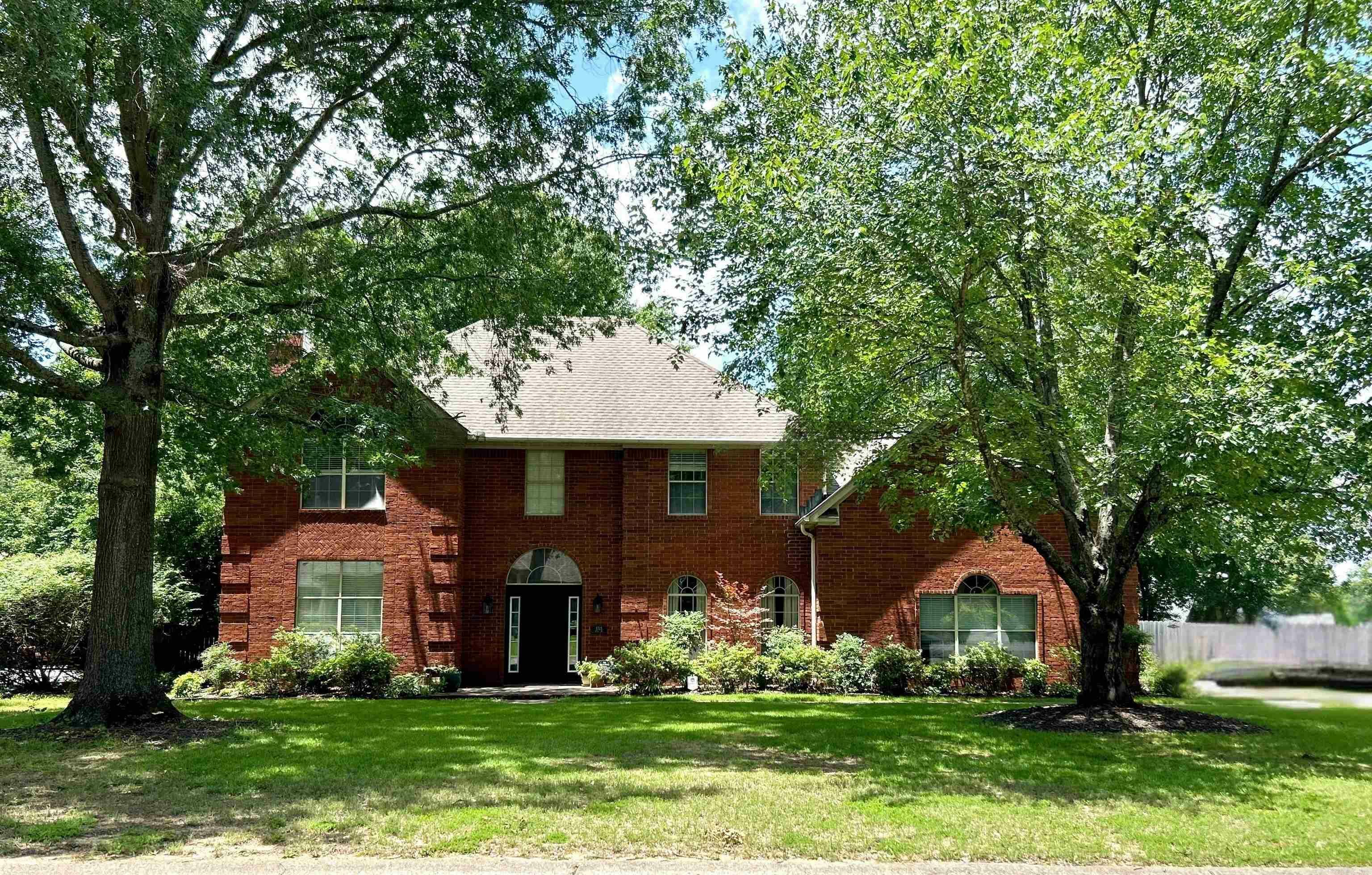 Property Photo: 1715 Royal Drive AR 72034