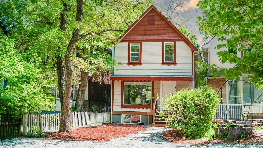 800 Fleet Avenue  Winnipeg MB R3M 1L4 photo