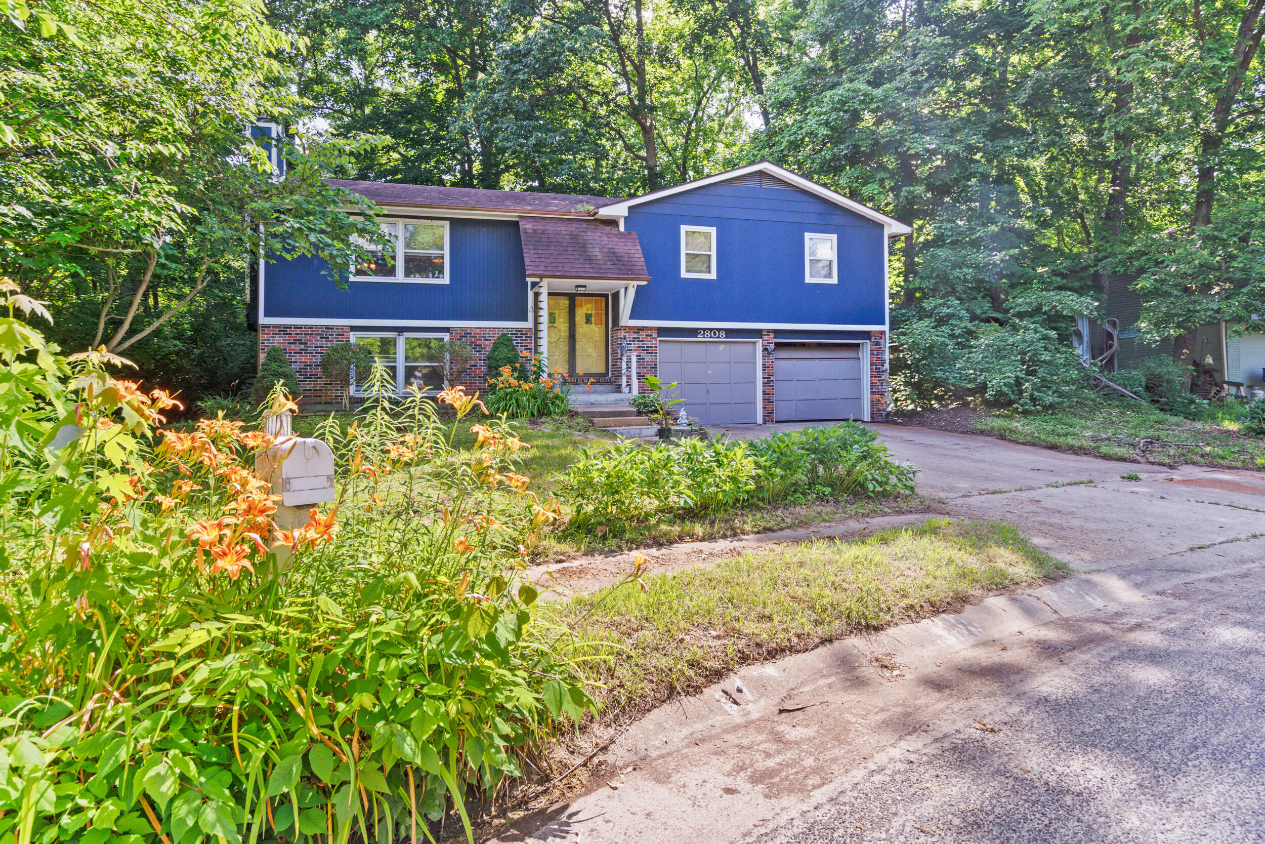 2808 Pine Dr  Columbia MO 65202 photo