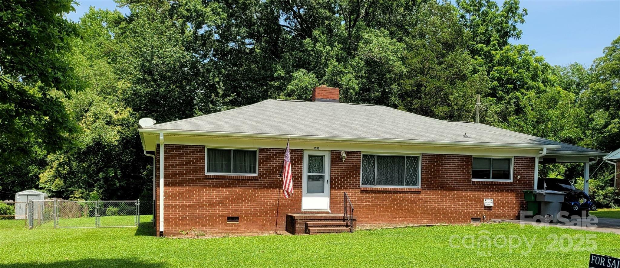 Property Photo: 1512 Thompson Avenue NC 28216