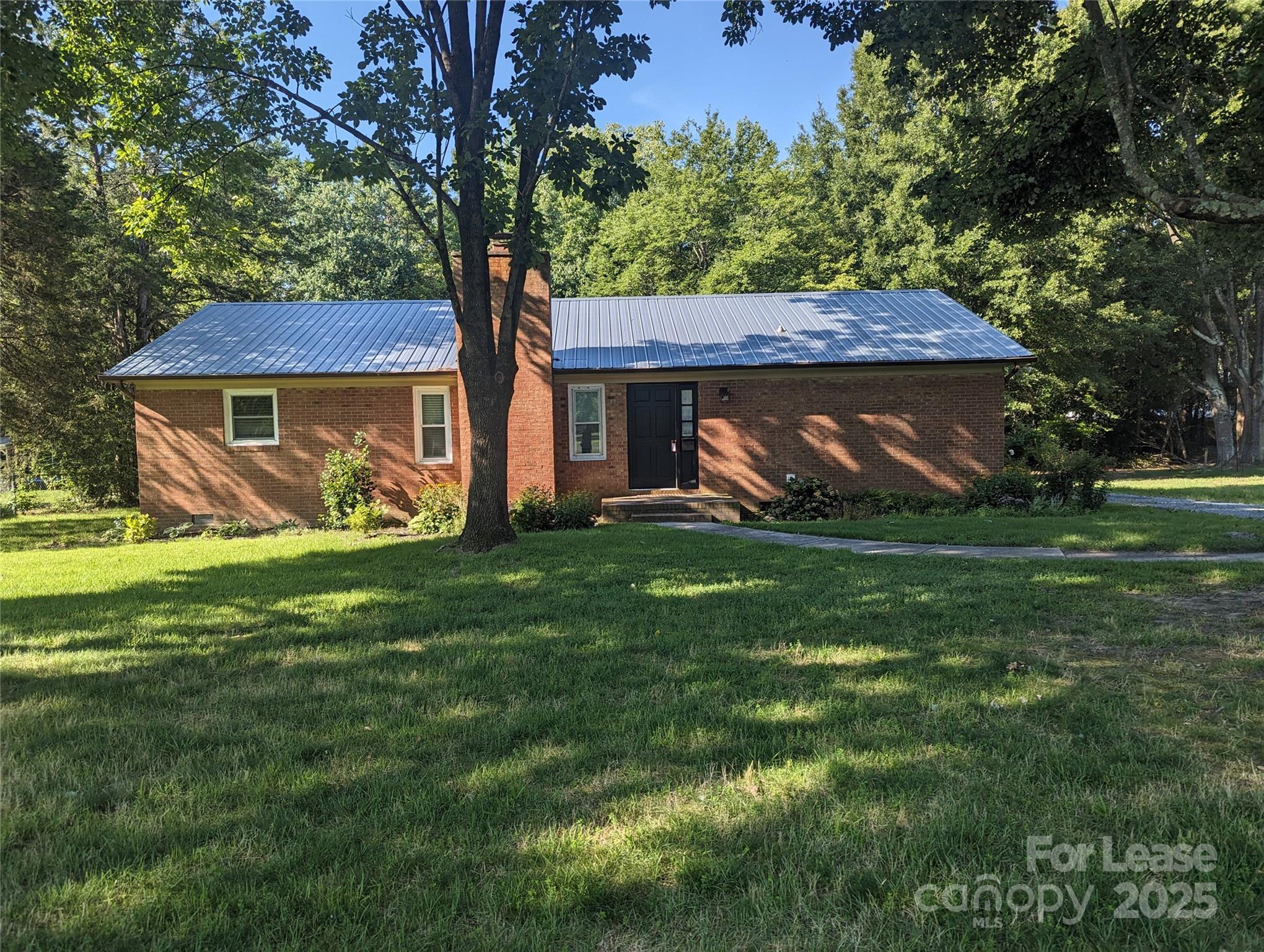 632 Catawba Circle N  Matthews NC 28104 photo