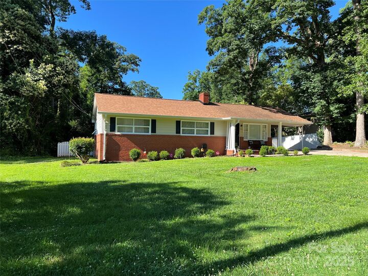 Property Photo:  708 East Street 8,9  NC 28001 