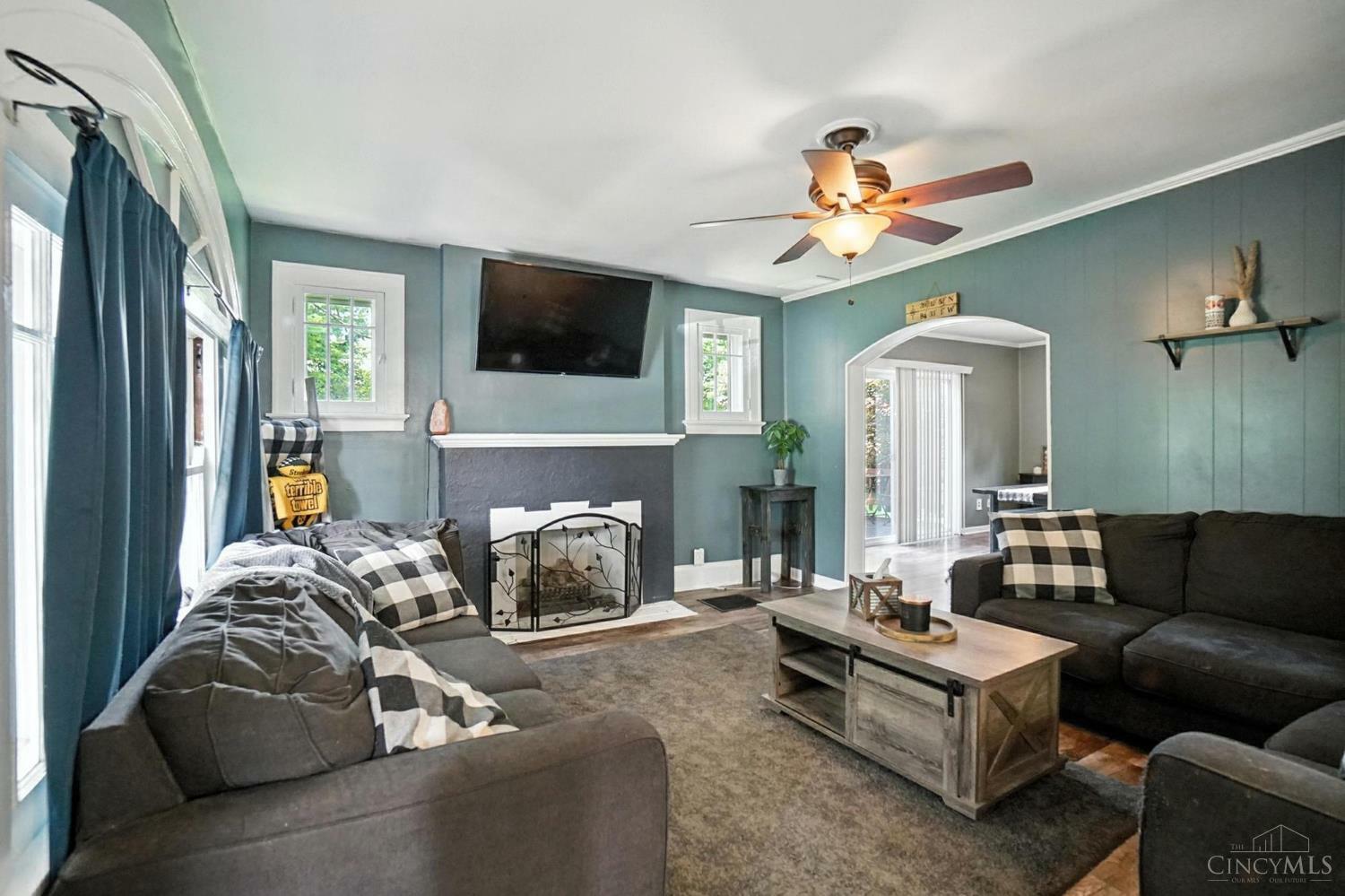 Property Photo: 6712 Park Place OH 45239