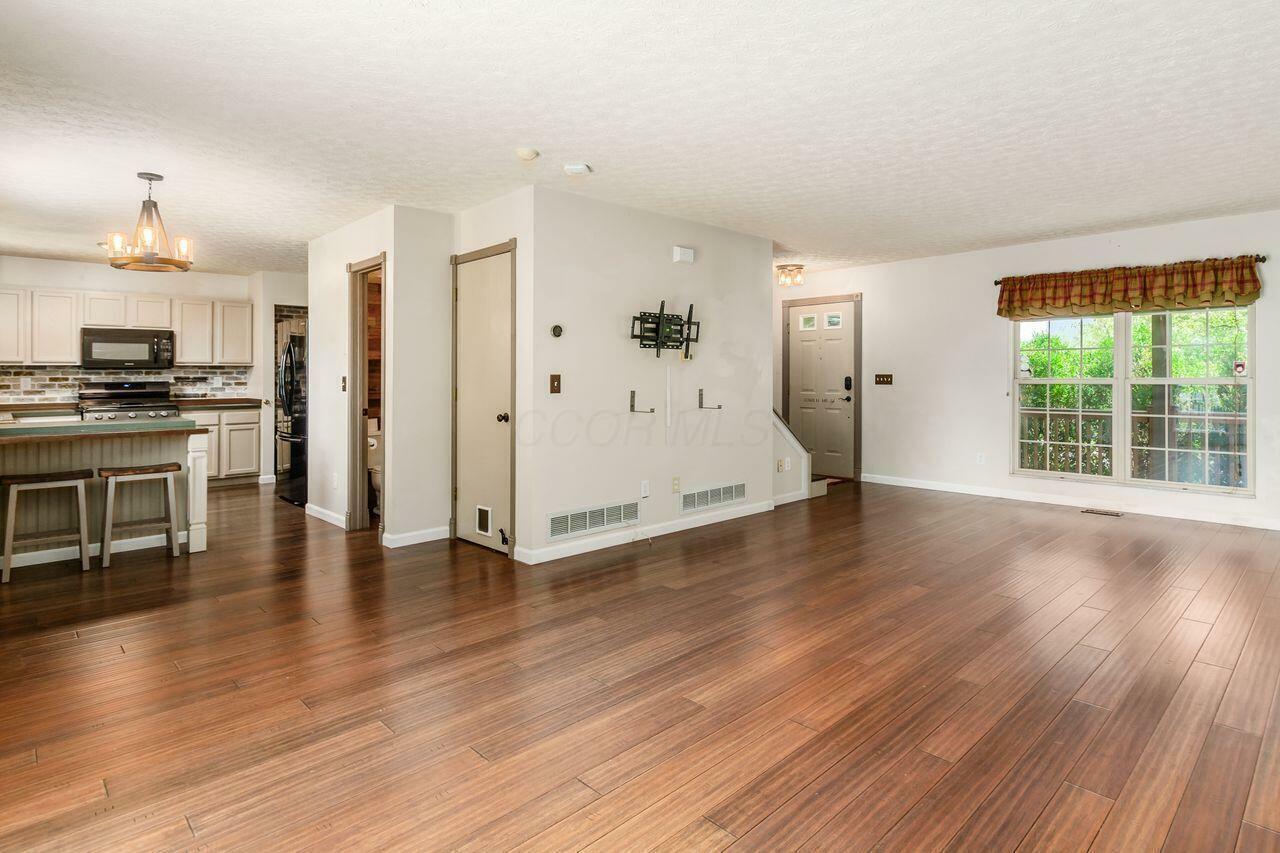 Property Photo: 3073 Sedley Street OH 43068