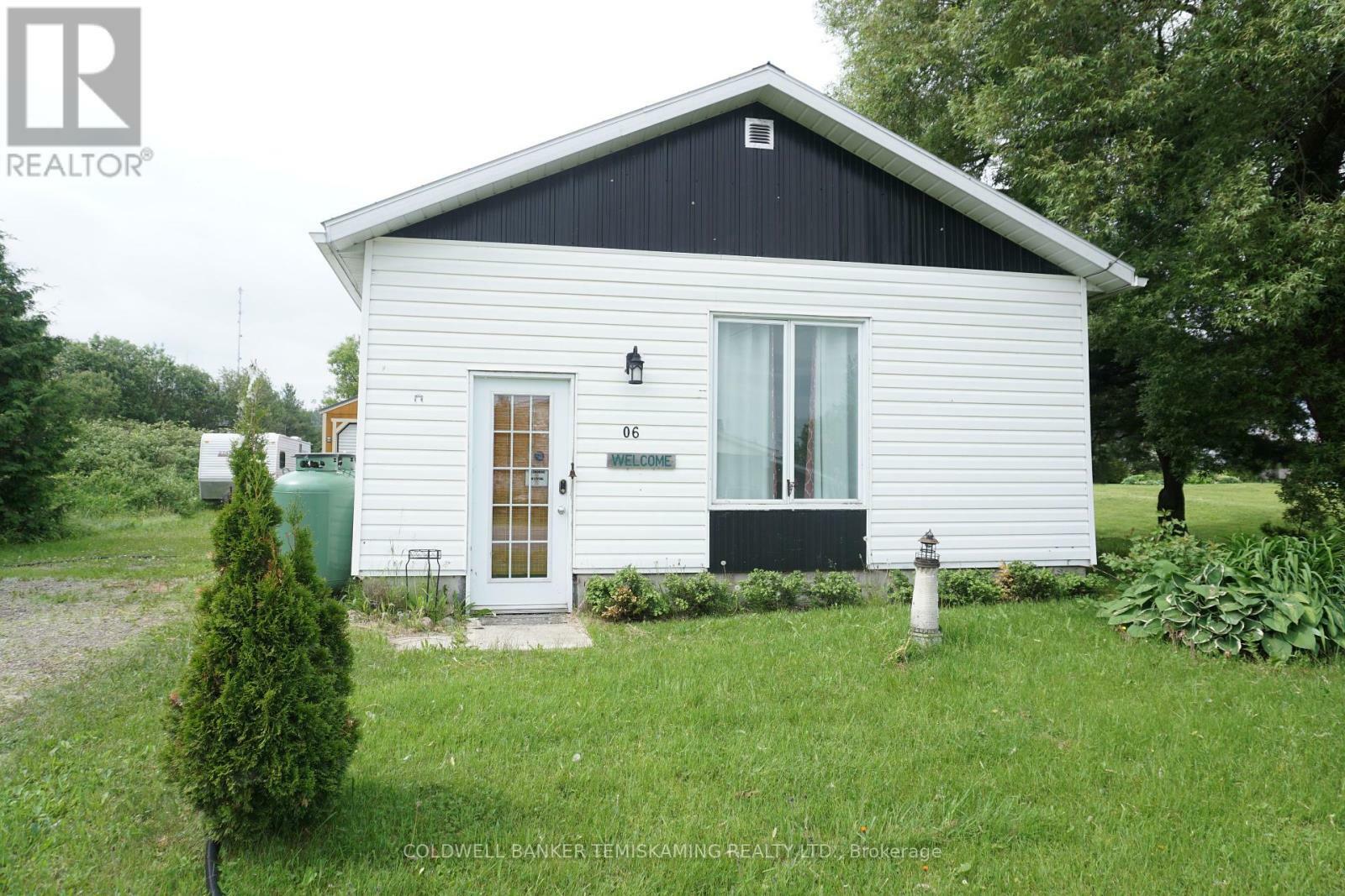 Photo de la propriété: 6 Third Street ON P0J 1G0