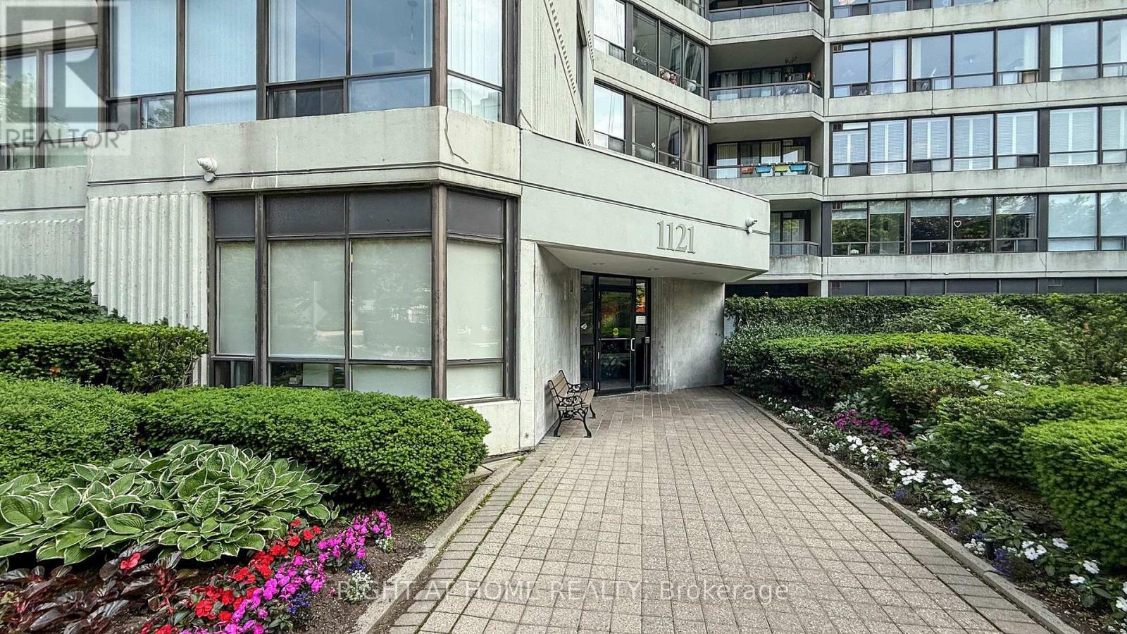 Property Photo: 1121 Steeles Avenue West Ph202 ON M2R 3W7