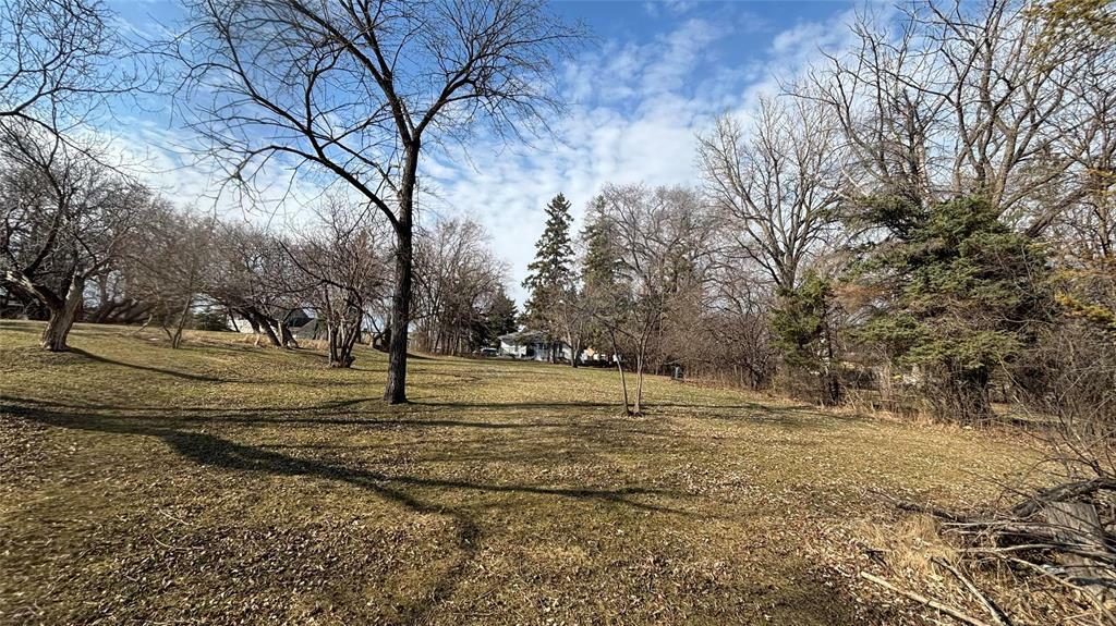 2194 Portage Avenue  Winnipeg MB R3J 0M2 photo