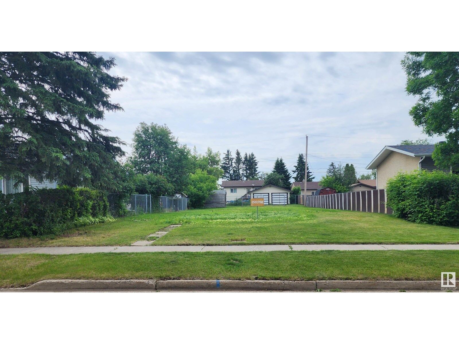 Property Photo:  4505 54 Av  AB T9A 0Y9 